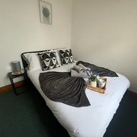 Dom wakacyjny Robinson's Retreat - - District