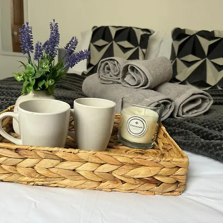 Robinson's Retreat - - District Holiday home